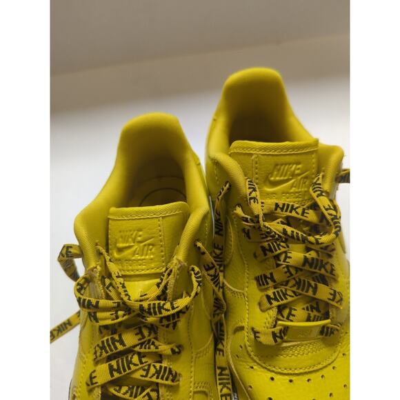 Sz 6.5- NIKE WMNS AIR FORCE 1 BRIGHT CITRON YELLOW AH8827-700 - Picture 11 of 13